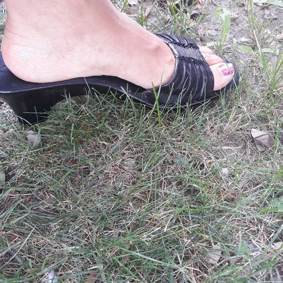 Bandolino Sandals - Picture 8 of 11